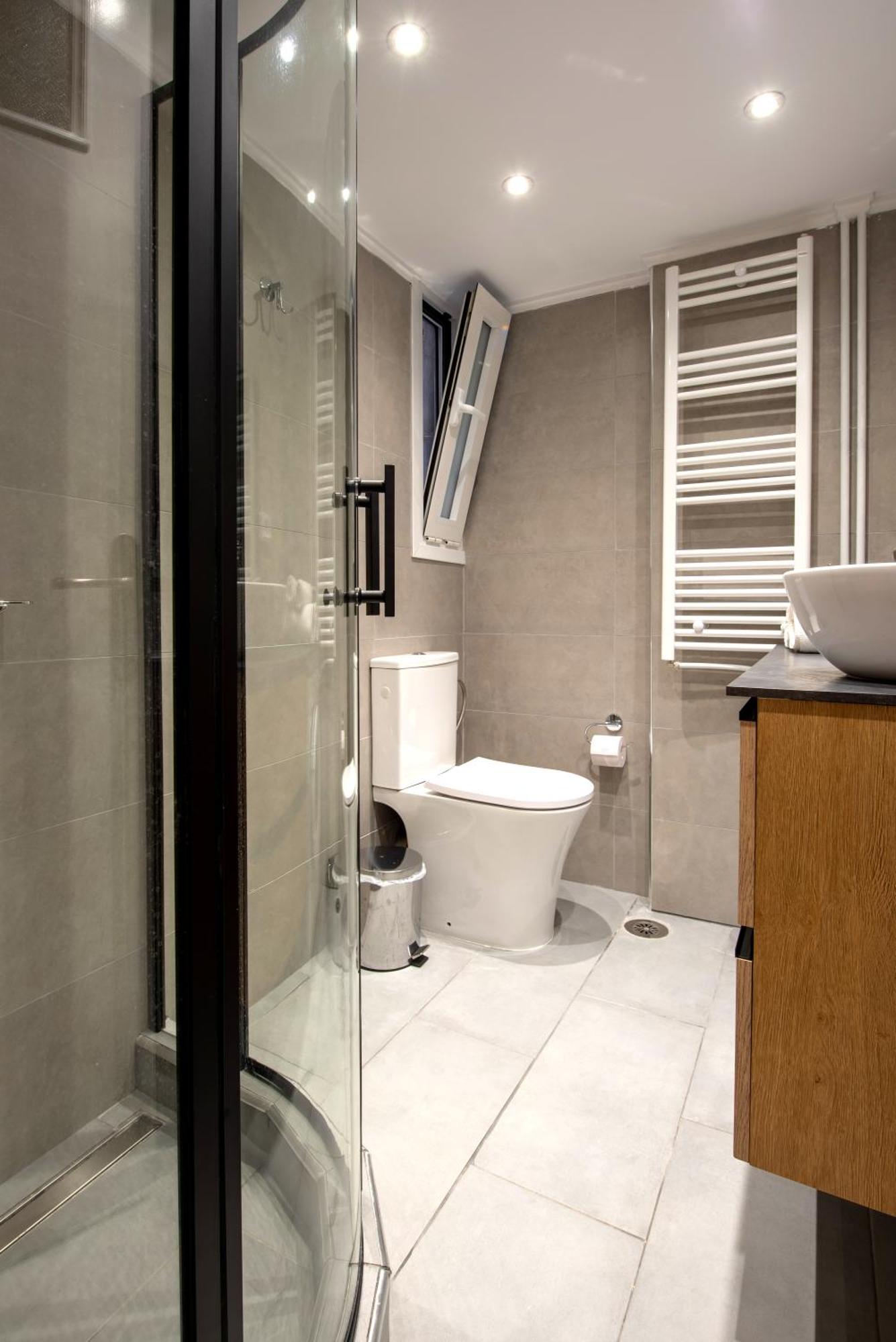 Spacious And Modern One Bedroom Apartment Aten Exteriör bild